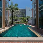 6 38 Top Floor 2 Brs 2Baths 1Km Walking To Beach